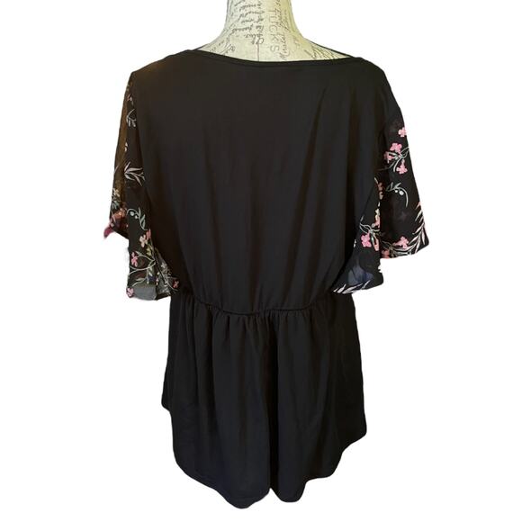 Bloomchic Black V Neck Front Flutter Floral Sleeve Shirt Plus Size 14-16 - Picture 2 of 4